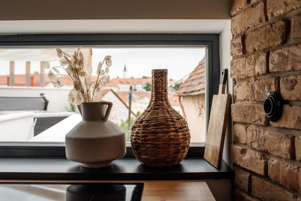 Loftlakasom**** Lejlighedshotel Veszprém Eksteriør billede