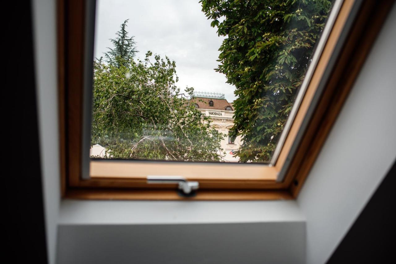 Loftlakasom**** Lejlighedshotel Veszprém Eksteriør billede